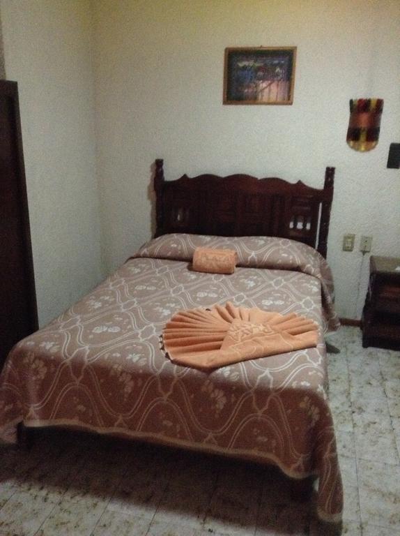 Hotel Atilanos Morelia Habitación foto