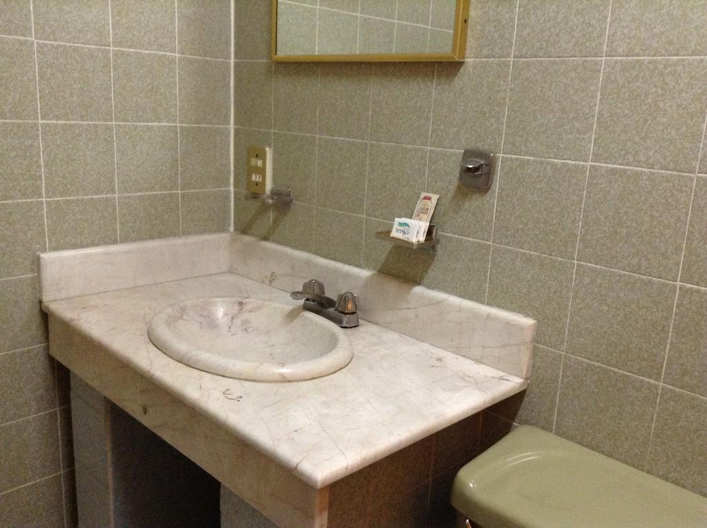 Hotel Atilanos Morelia Habitación foto